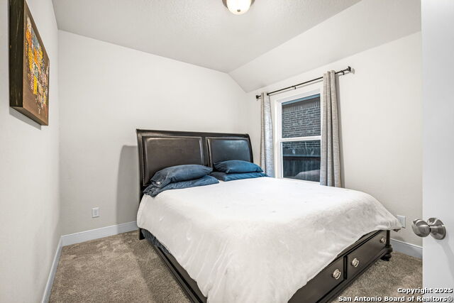 Listing photo id 23 for 2263 Bluewood