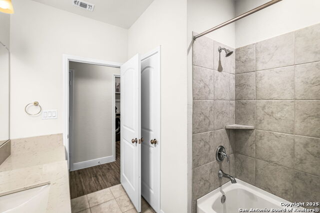 Listing photo id 25 for 2263 Bluewood