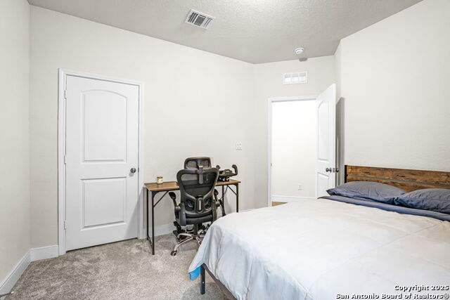 Listing photo id 27 for 2263 Bluewood