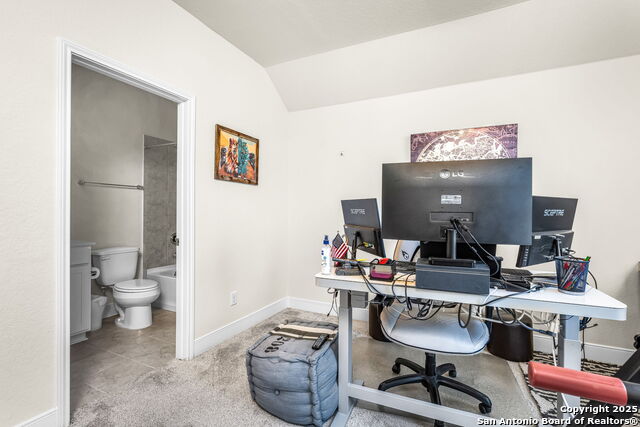 Listing photo id 29 for 2263 Bluewood