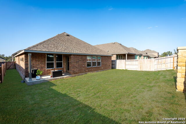 Listing photo id 31 for 2263 Bluewood