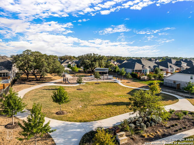 Listing photo id 34 for 2263 Bluewood