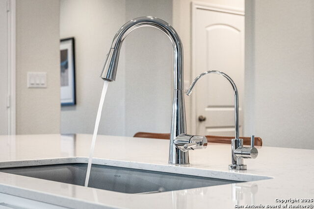 Listing photo id 37 for 2263 Bluewood