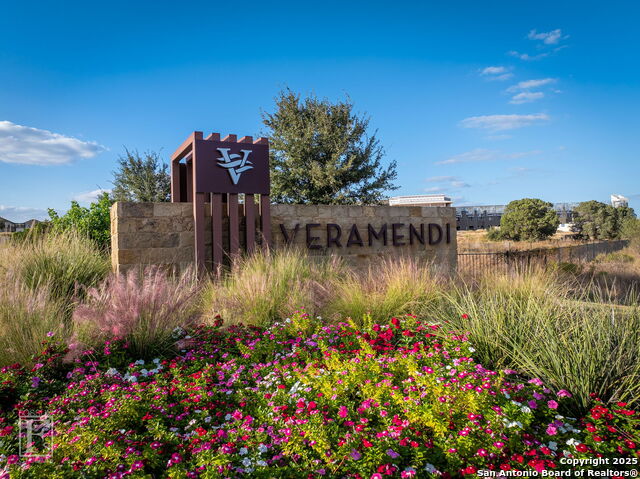 Listing photo id 43 for 2263 Bluewood