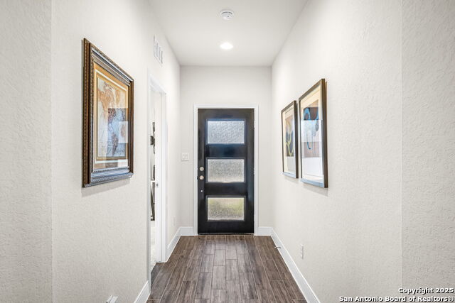 Listing photo id 3 for 2263 Bluewood