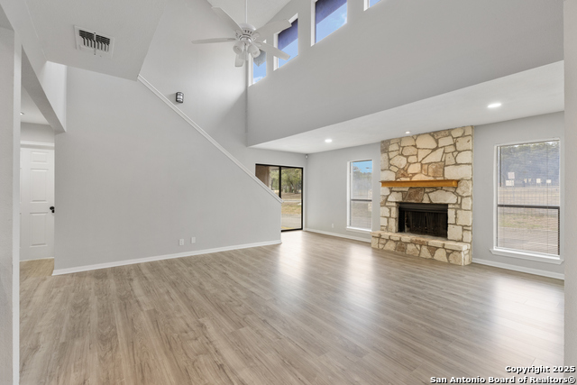 Image 13 of 25 For 401 Thetford