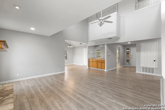 Image 17 of 25 For 401 Thetford