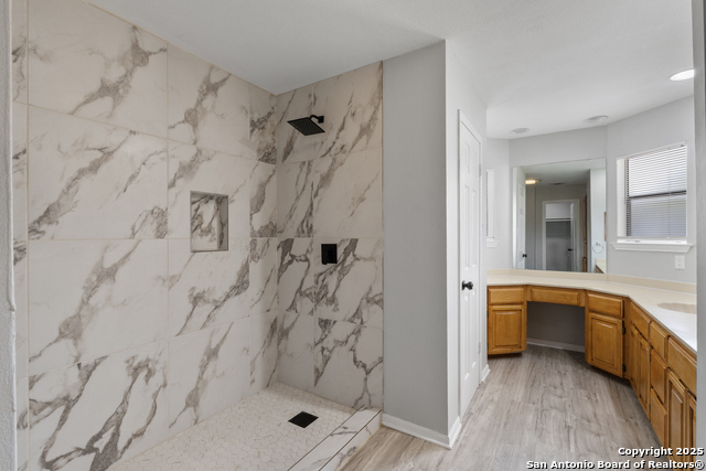 Image 19 of 25 For 401 Thetford