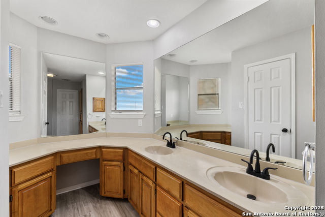 Image 20 of 25 For 401 Thetford