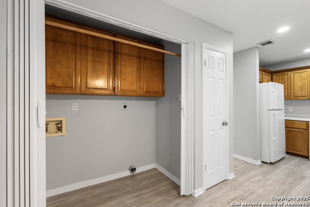 Image 7 of 25 For 401 Thetford