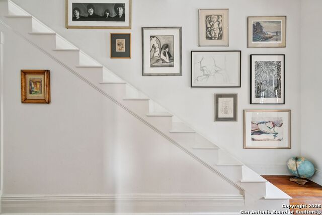 Image 16 of 73 For 227 Claudia St