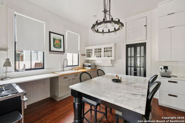 Image 19 of 73 For 227 Claudia St