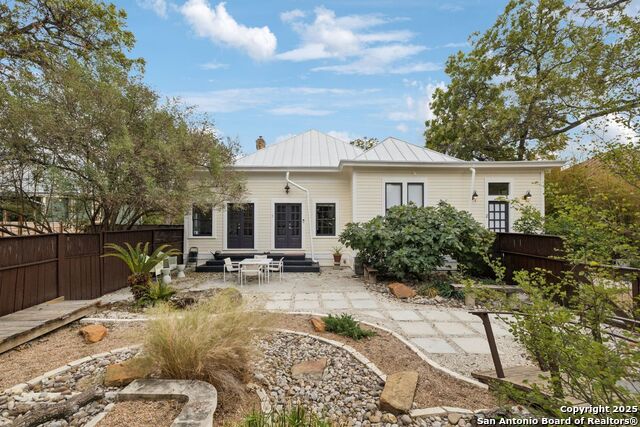 Image 31 of 73 For 227 Claudia St