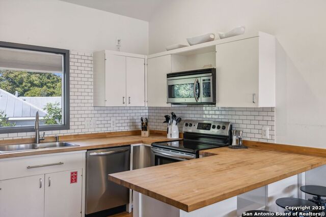 Image 43 of 73 For 227 Claudia St