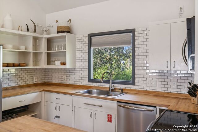 Image 48 of 73 For 227 Claudia St