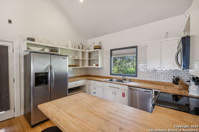 Image 49 of 73 For 227 Claudia St