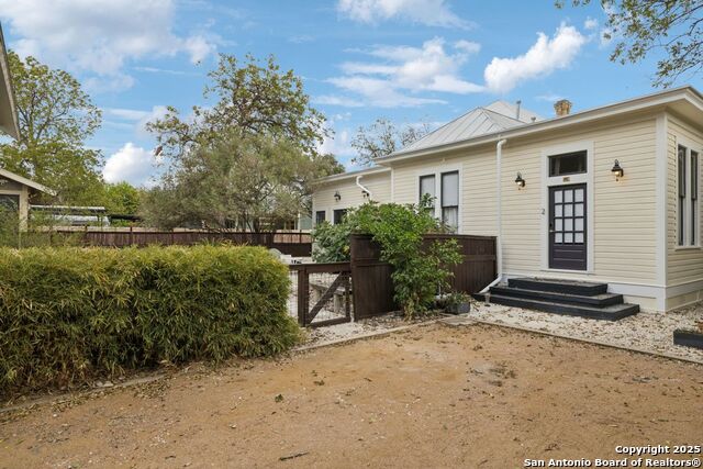 Image 61 of 73 For 227 Claudia St