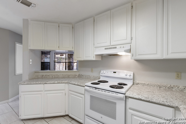 Image 14 of 28 For 402 Thetford