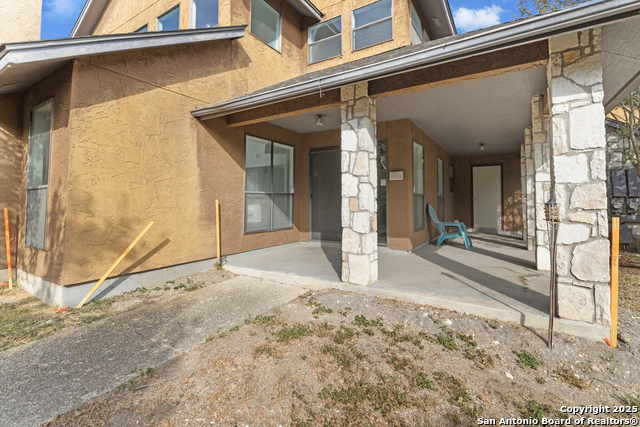 Image 2 of 28 For 402 Thetford