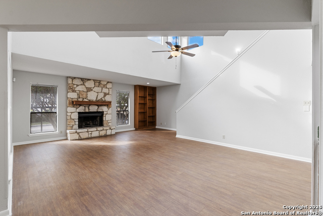 Image 20 of 28 For 402 Thetford