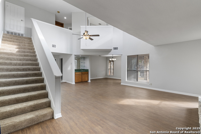 Image 23 of 28 For 402 Thetford