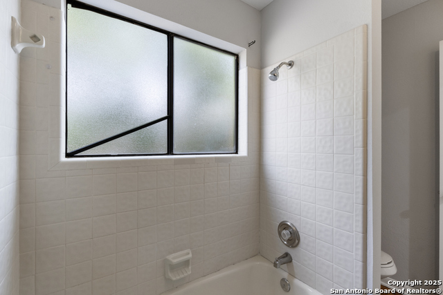 Image 28 of 28 For 402 Thetford