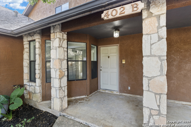 Image 3 of 28 For 402 Thetford