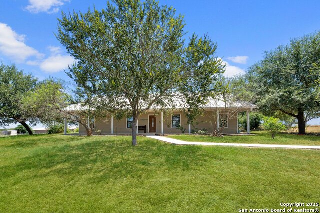 Details for 1227 Cr 104  , Floresville, TX 78114
