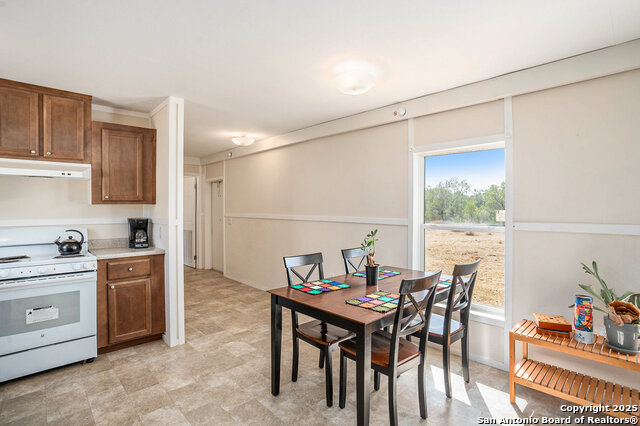 Listing photo id 10 for 545 County Road 741