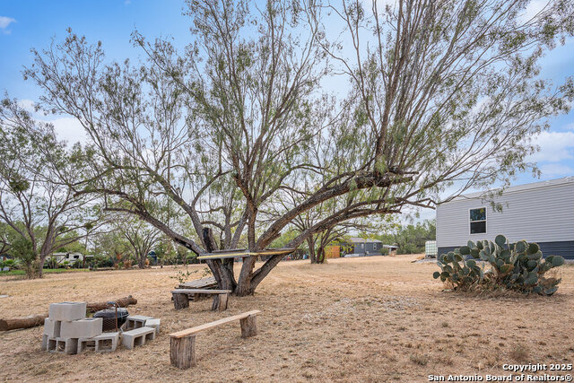 Listing photo id 0 for 545 County Road 741