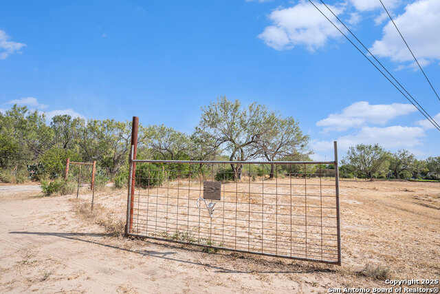 Listing photo id 30 for 545 County Road 741