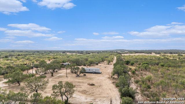 Listing photo id 32 for 545 County Road 741