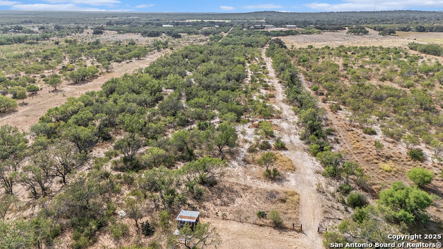 Listing photo id 34 for 545 County Road 741