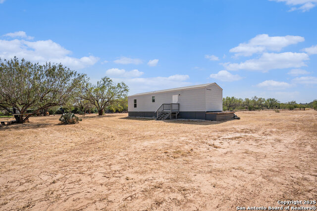 Listing photo id 2 for 545 County Road 741
