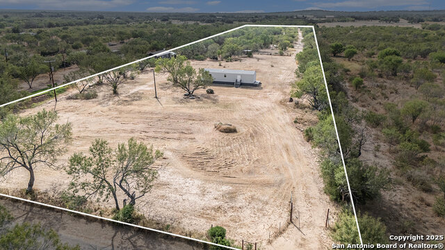 Listing photo id 39 for 545 County Road 741