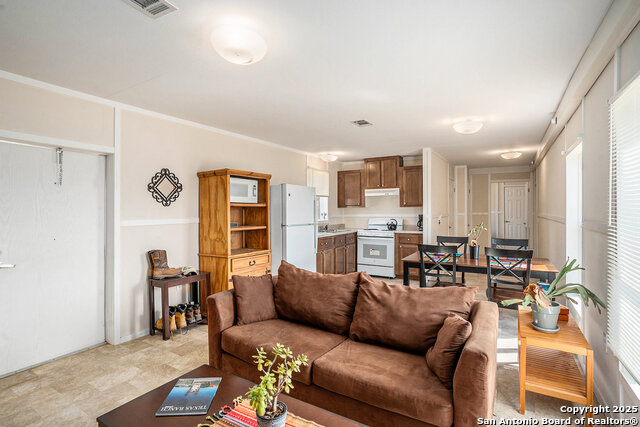 Listing photo id 6 for 545 County Road 741