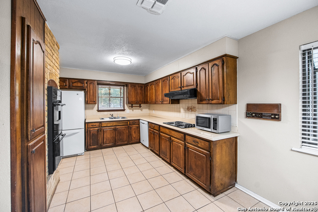 Image 12 of 46 For 5523 King Richard St