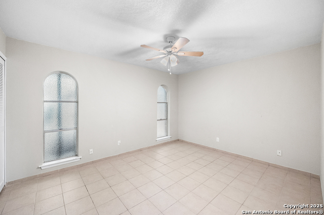 Image 24 of 46 For 5523 King Richard St