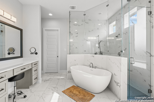 Image 40 of 97 For 1032 Clear Water