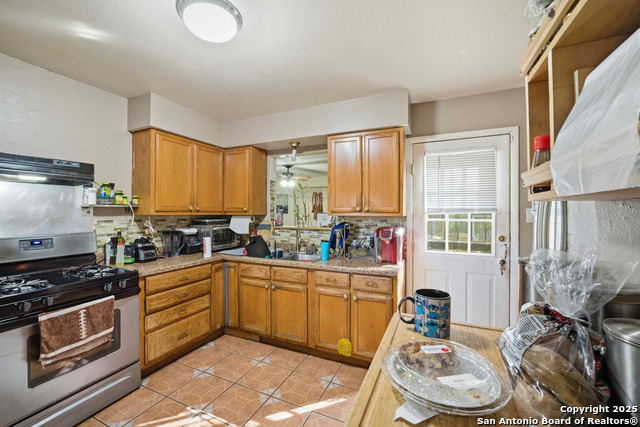 Image 7 of 22 For 3030 Hatton  