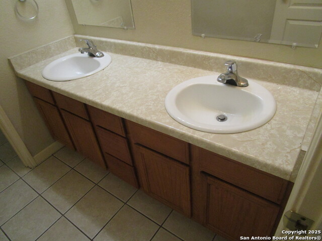 Image 14 of 17 For 3530 Horizon Lake