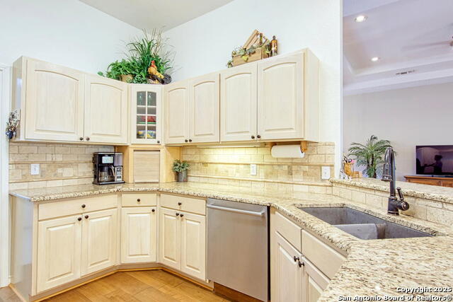 Image 19 of 50 For 15260 Miller Rd