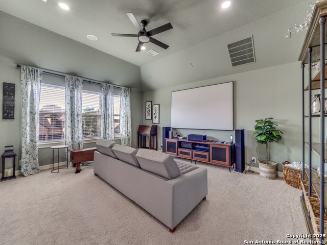 Listing photo id 9 for 2503 Ladera  