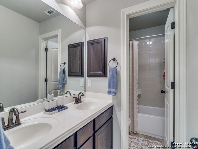 Listing photo id 12 for 2503 Ladera  