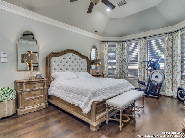 Listing photo id 16 for 2503 Ladera  