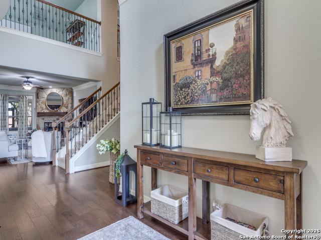 Listing photo id 3 for 2503 Ladera  