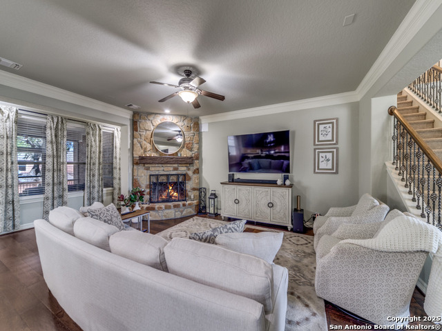Listing photo id 4 for 2503 Ladera  