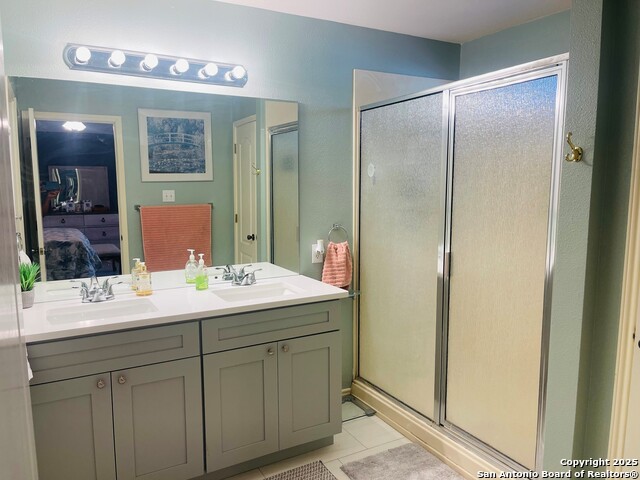 Image 18 of 26 For 9614 Sandie  