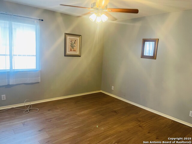 Image 20 of 26 For 9614 Sandie  