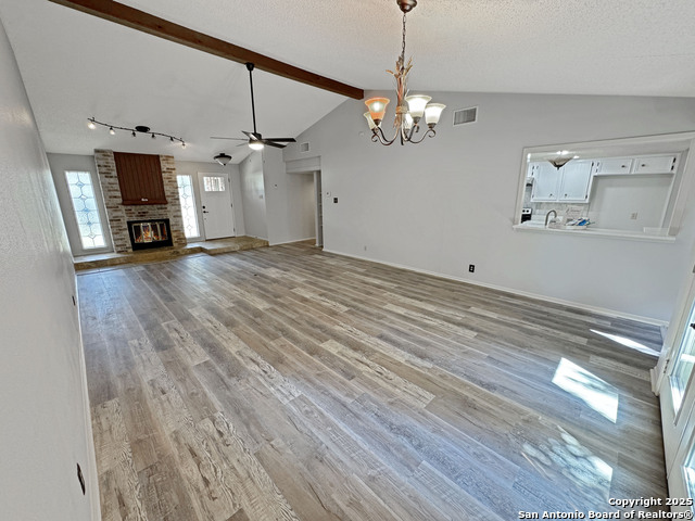 Image 13 of 31 For 16918 Summer Creek Dr